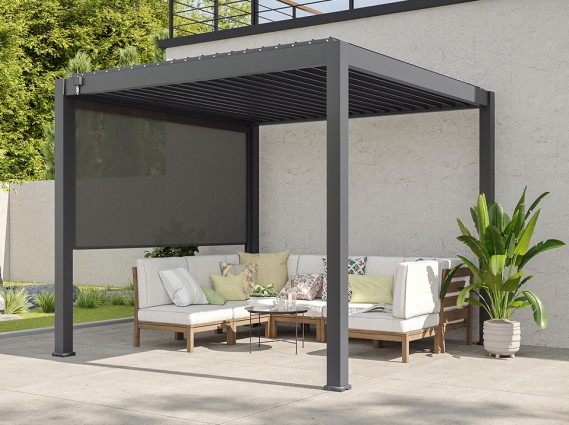 Pergola bioclimatique avec salon de jardin vue de côté