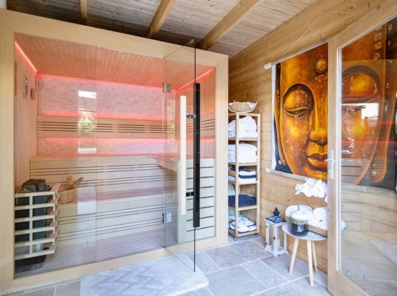 spa dans un chalet de jardin